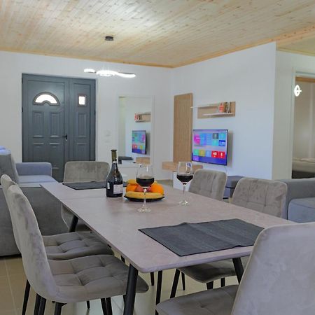 Lago Calmo Villa Ксамил Екстериор снимка