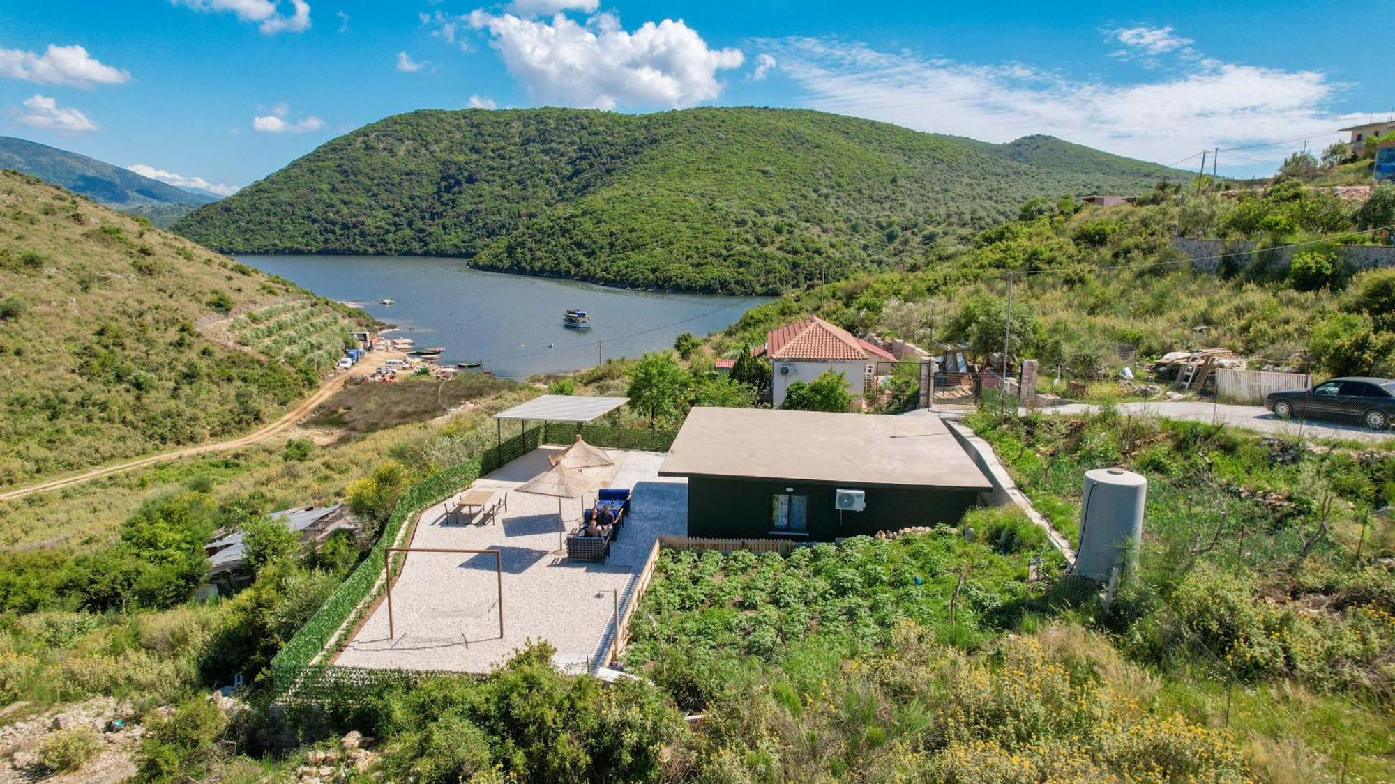 Lago Calmo Villa Ксамил Екстериор снимка